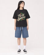 Mockup Boxy Heavyweight Tee Black female full-body 01