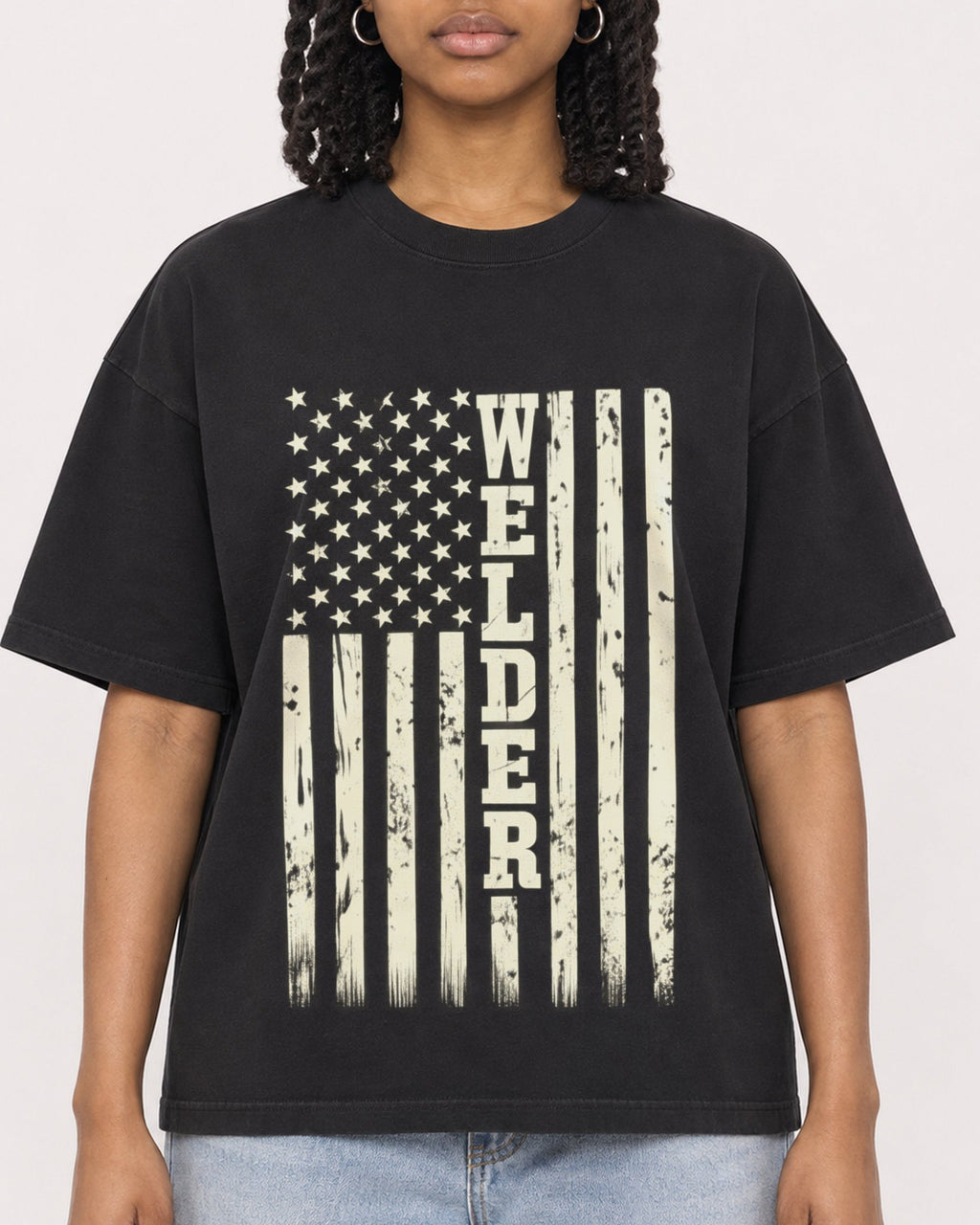 Mockup Boxy Heavyweight Tee Black female close-up 15