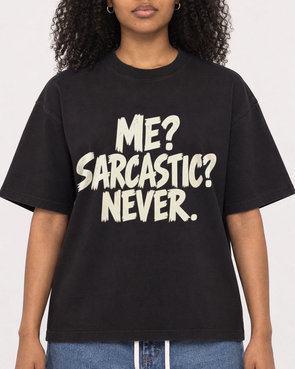 Mockup Boxy Heavyweight Tee Black female close-up 05
