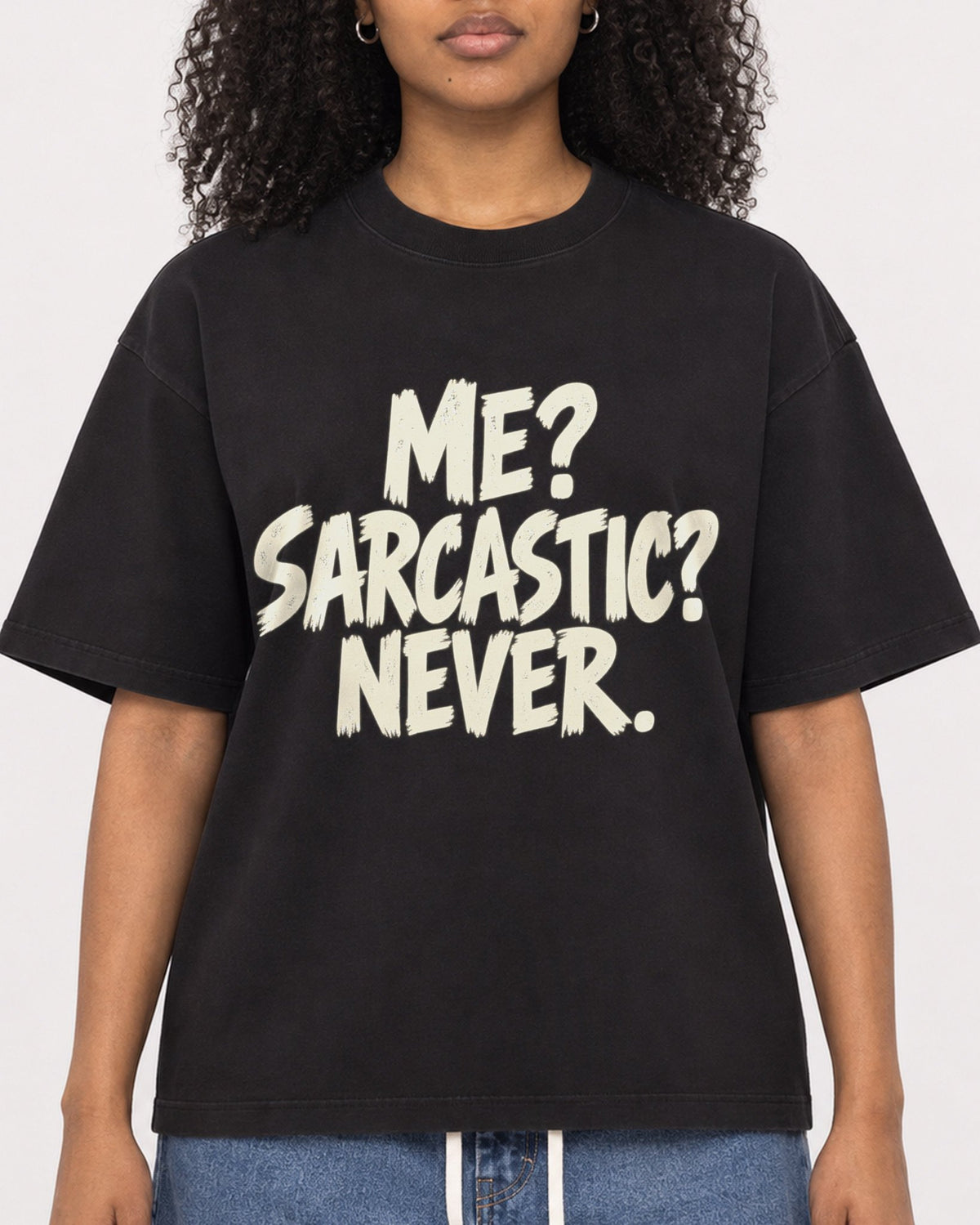 Mockup Boxy Heavyweight Tee Black female close-up 05