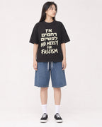 Mockup Boxy Heavyweight Tee Black female full-body 01