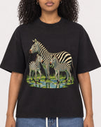 Mockup Boxy Heavyweight Tee Black female close-up 05