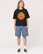 Mockup Boxy Heavyweight Tee Black female full-body 49