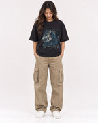 Mockup Boxy Heavyweight Tee Black female full-body 02