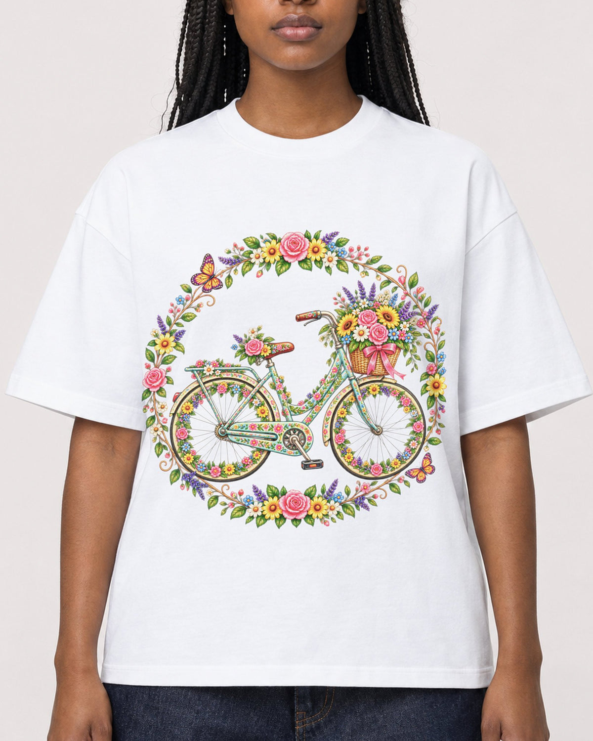 Mockup Boxy Heavyweight Tee White female close-up 04