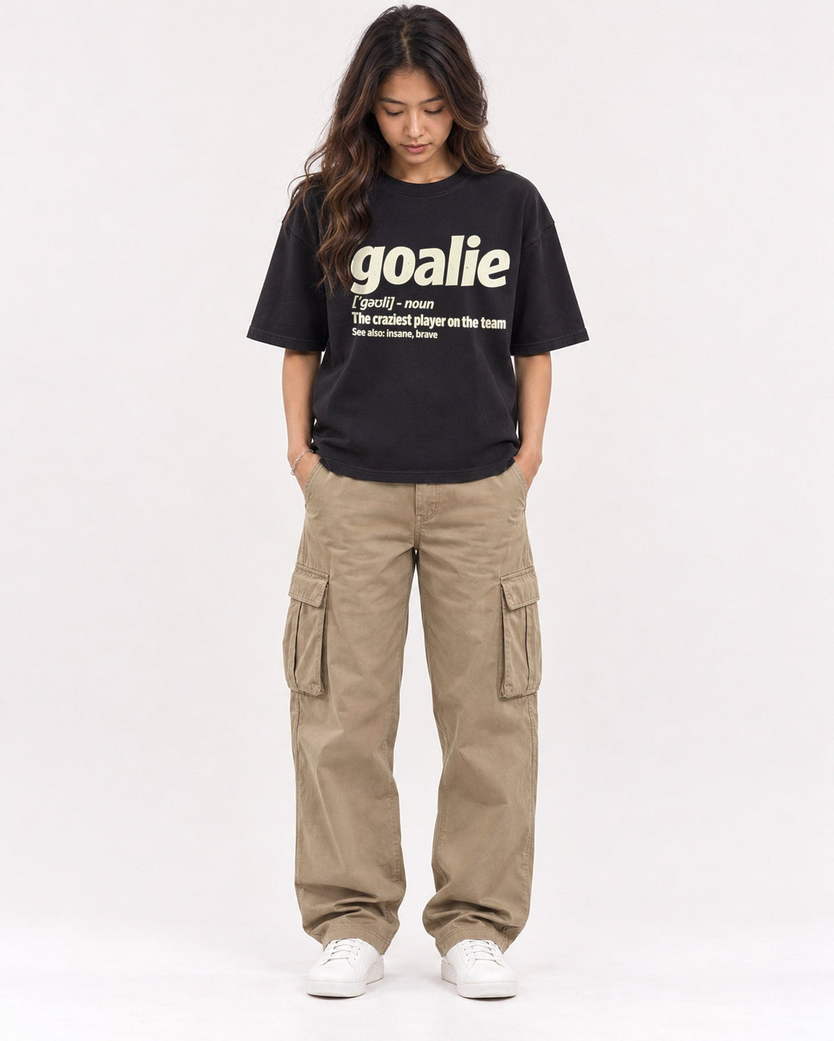 Mockup Boxy Heavyweight Tee Black female full-body 02