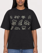 Mockup Boxy Heavyweight Tee Black female close-up 04