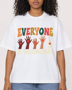 Mockup Boxy Heavyweight Tee White female close-up 05