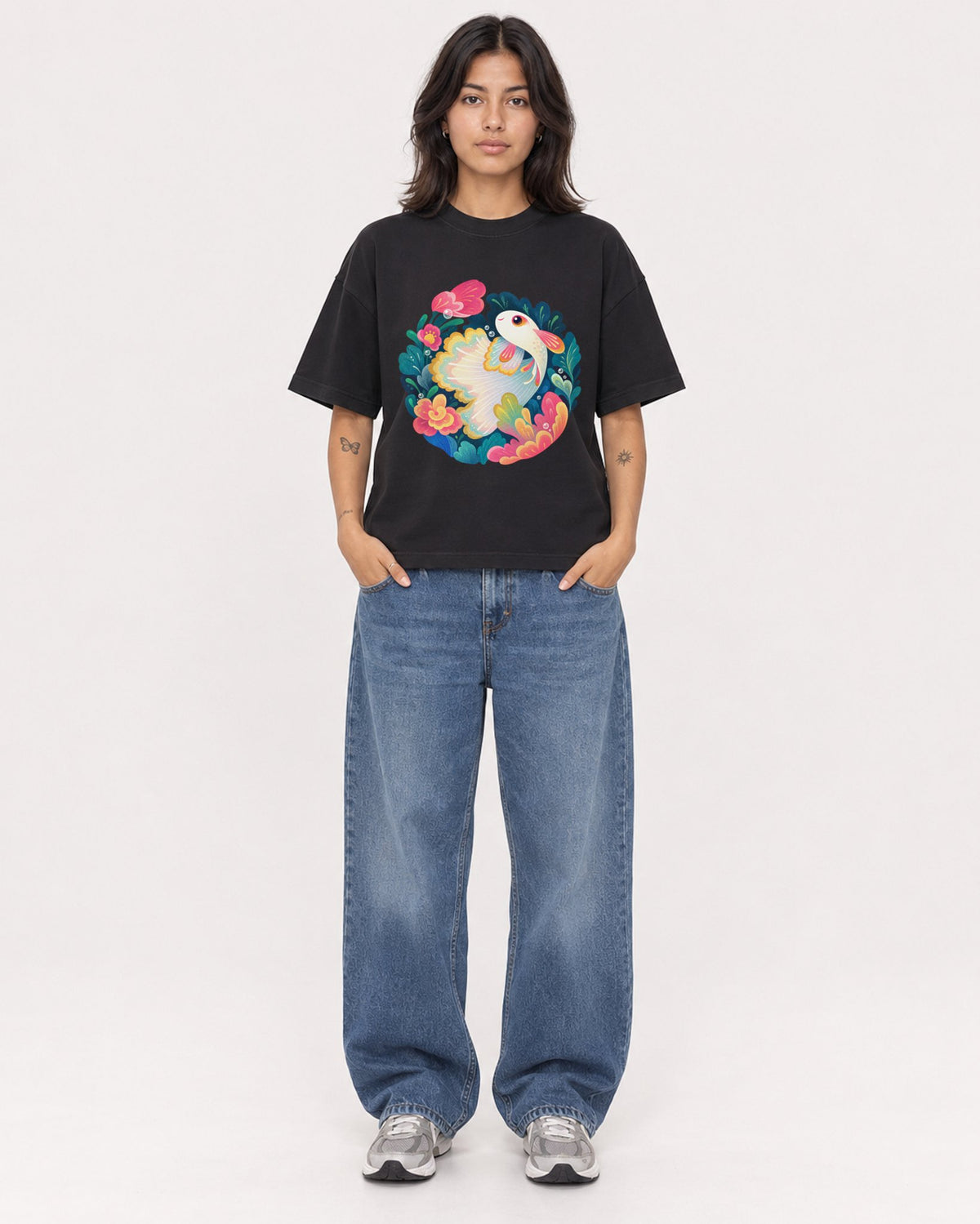 Mockup Boxy Heavyweight Tee Black female full-body 36