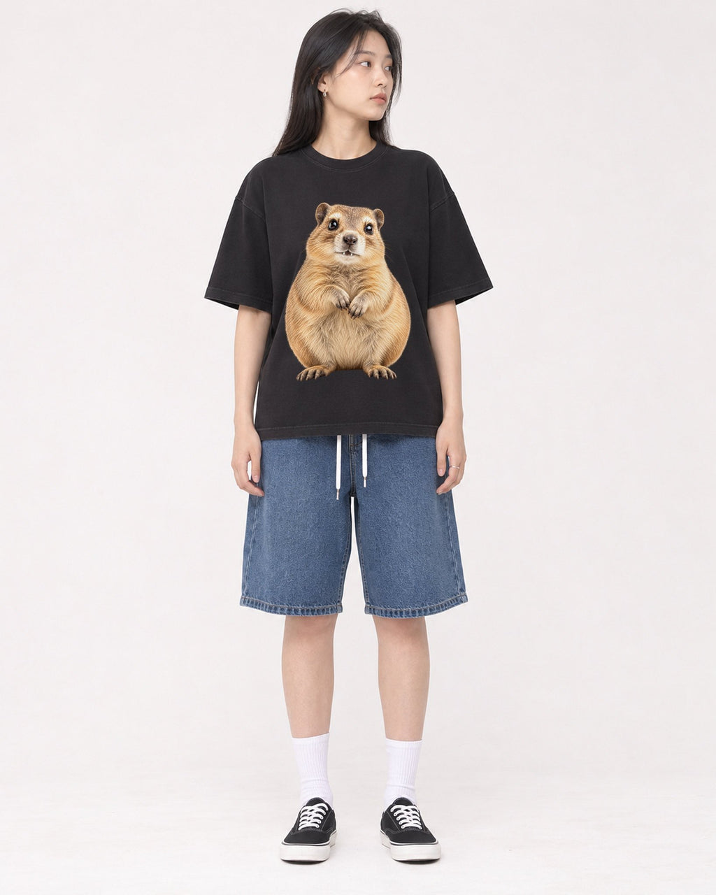 Mockup Boxy Heavyweight Tee Black female full-body 01