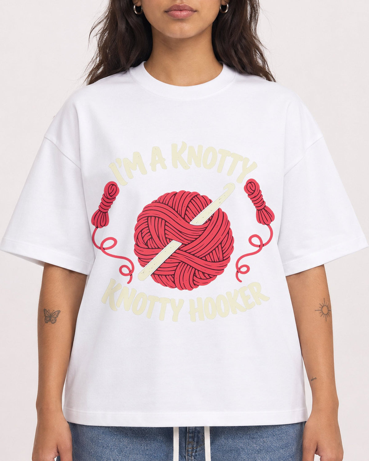 Mockup Boxy Heavyweight Tee White female close-up 06