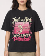 Mockup Boxy Heavyweight Tee Black female close-up 02