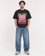Mockup Boxy Heavyweight Tee Black male full-body 02