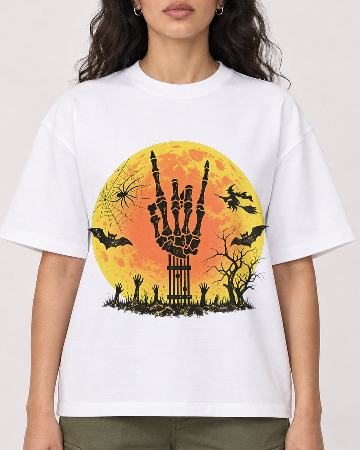 Mockup Boxy Heavyweight Tee White female close-up 07