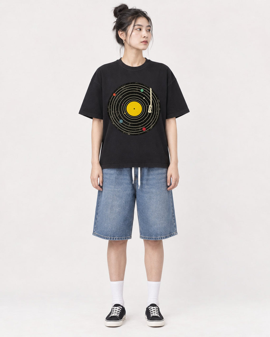 Mockup Boxy Heavyweight Tee Black female full-body 41