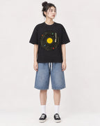 Mockup Boxy Heavyweight Tee Black female full-body 41