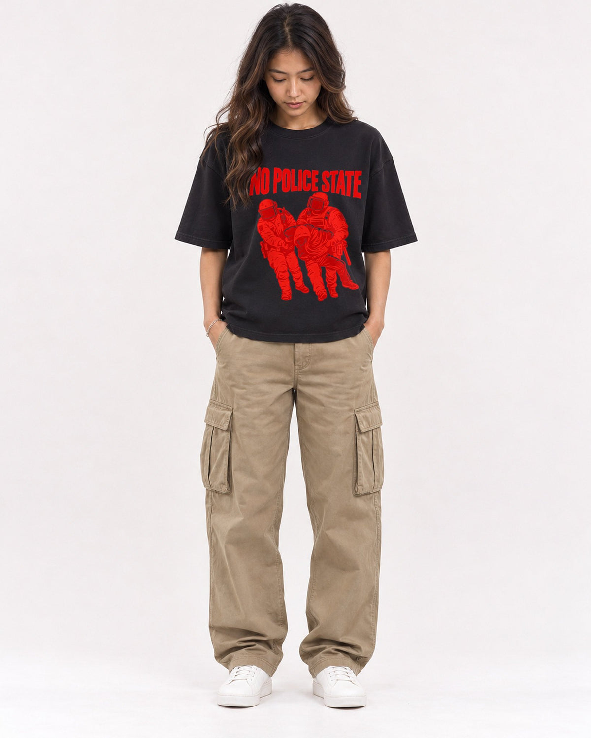 Mockup Boxy Heavyweight Tee Black female full-body 02