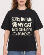 Mockup Boxy Heavyweight Tee Black female close-up 09