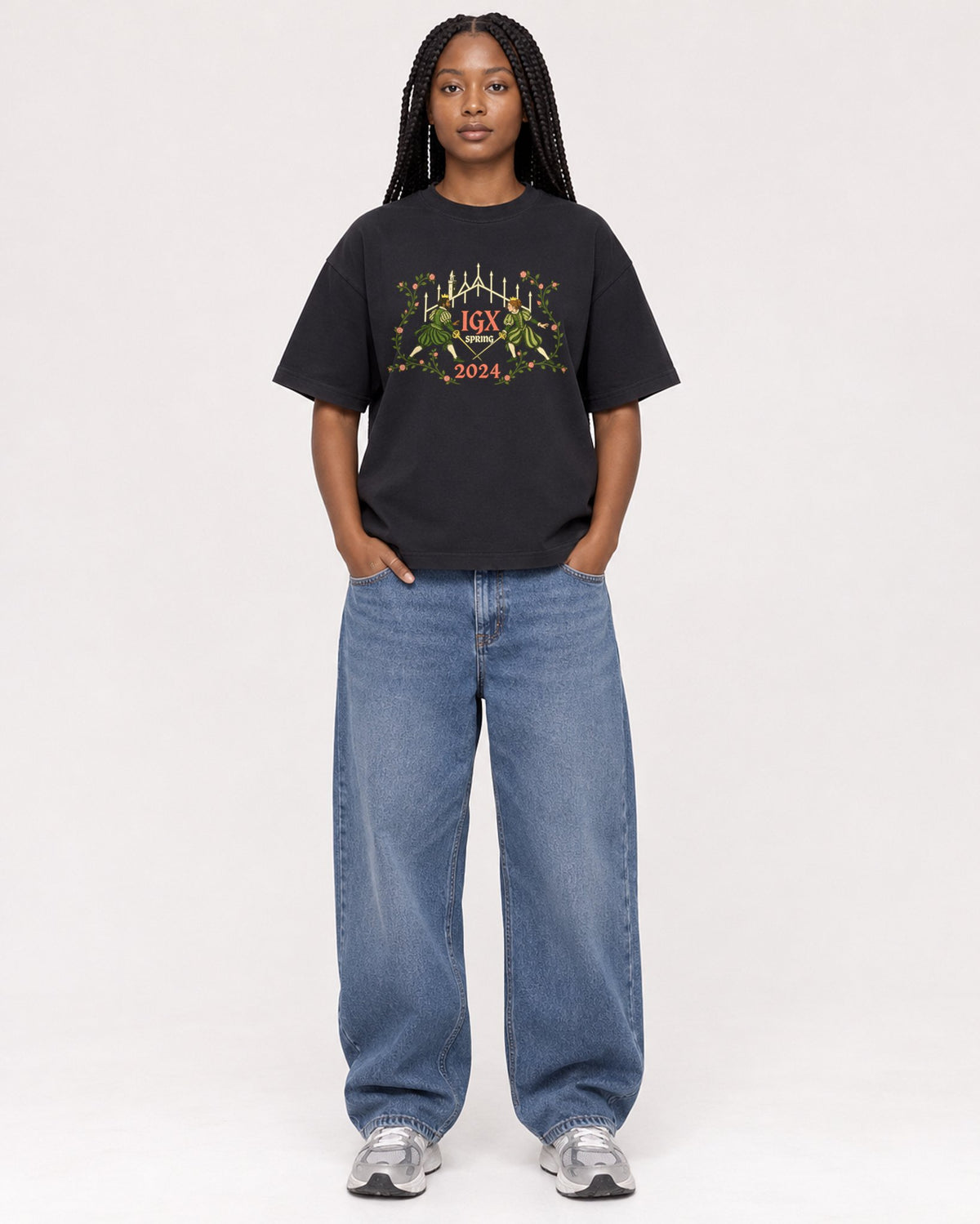 Mockup Boxy Heavyweight Tee Black female full-body 04
