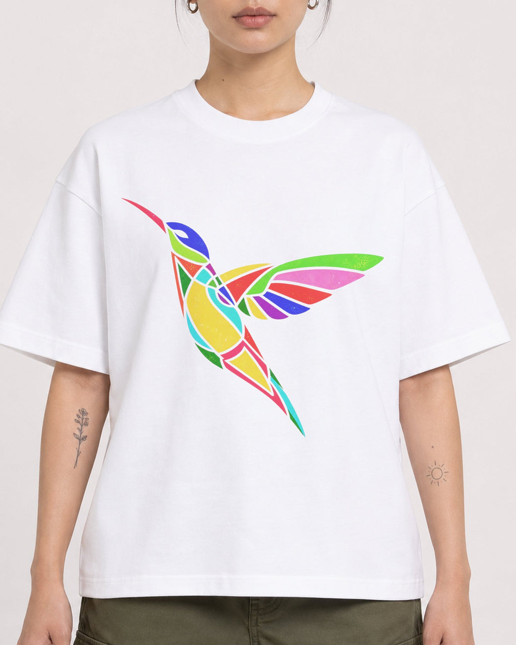 Mockup Boxy Heavyweight Tee White female close-up 12