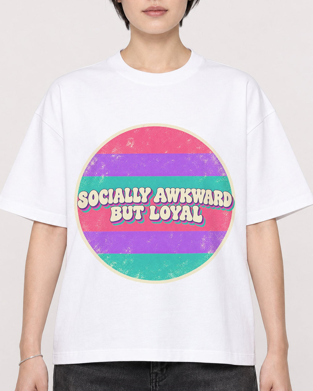 Mockup Boxy Heavyweight Tee White female close-up 23