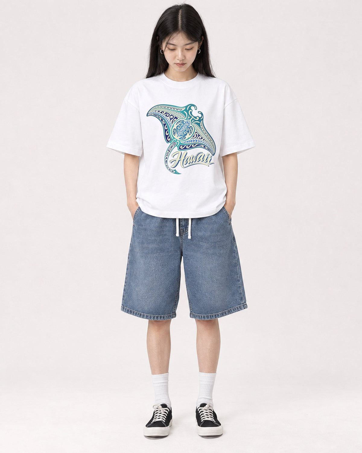 Mockup Boxy Heavyweight Tee White female full-body 01