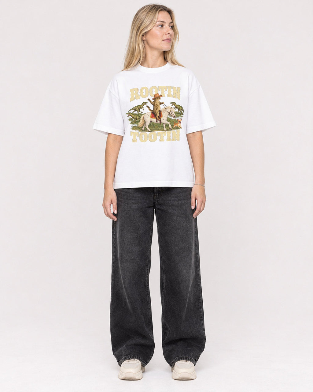 Mockup Boxy Heavyweight Tee White female full-body 08
