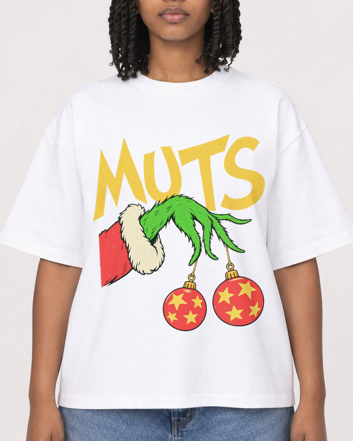 Mockup Boxy Heavyweight Tee White female close-up 15