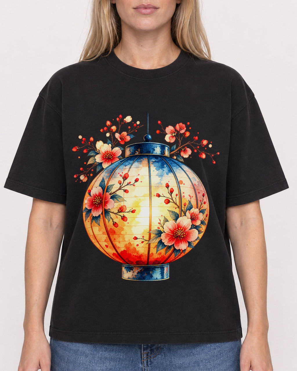Mockup Boxy Heavyweight Tee Black female close-up 08