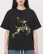 Mockup Boxy Heavyweight Tee Black female close-up 01