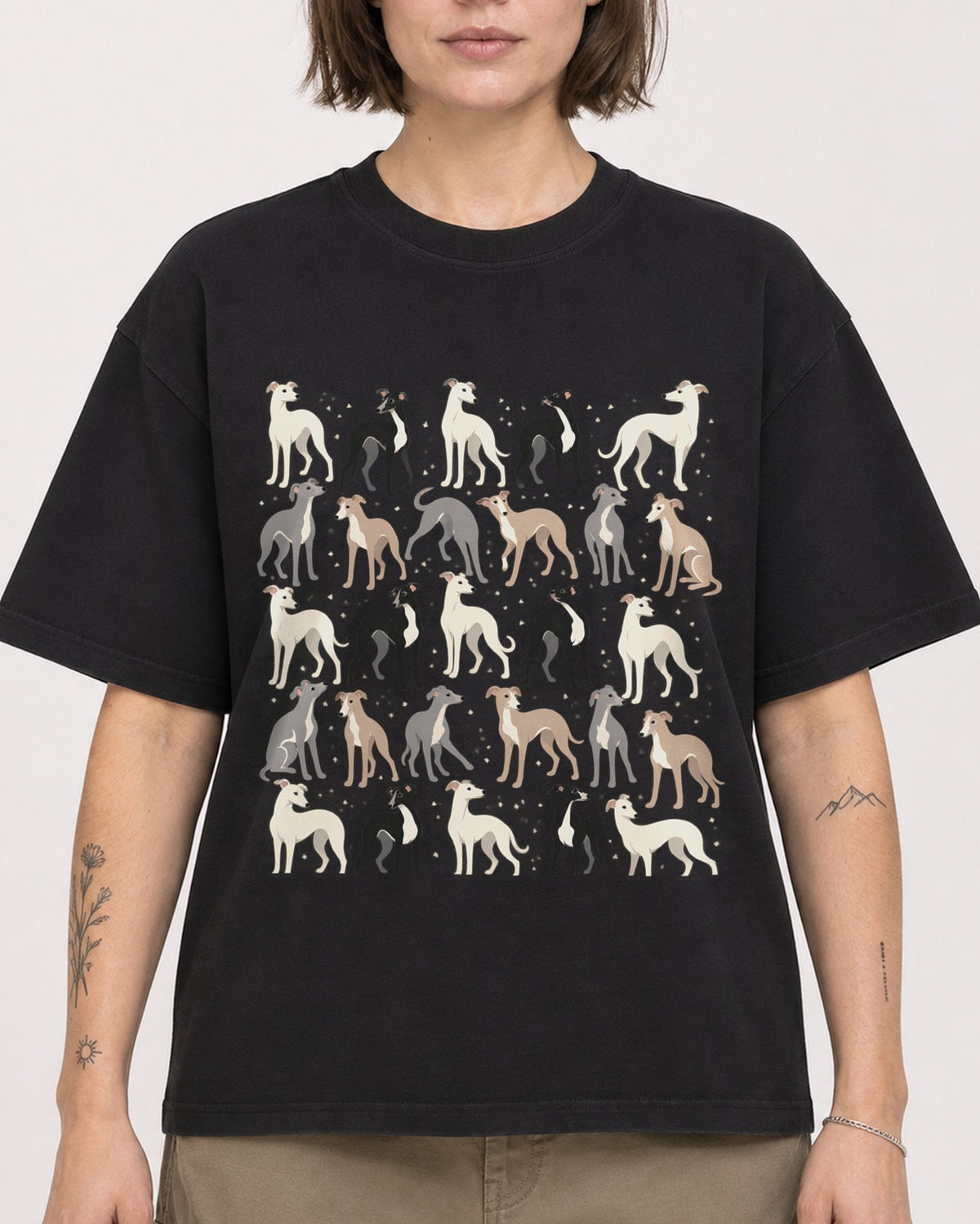 Mockup Boxy Heavyweight Tee Black female close-up 18