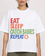 Mockup Boxy Heavyweight Tee White female close-up 42