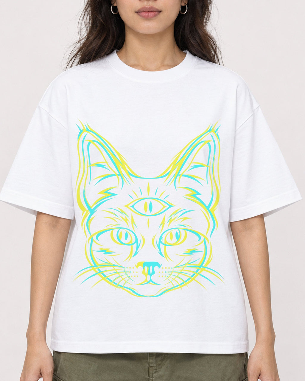 Mockup Boxy Heavyweight Tee White female close-up 02
