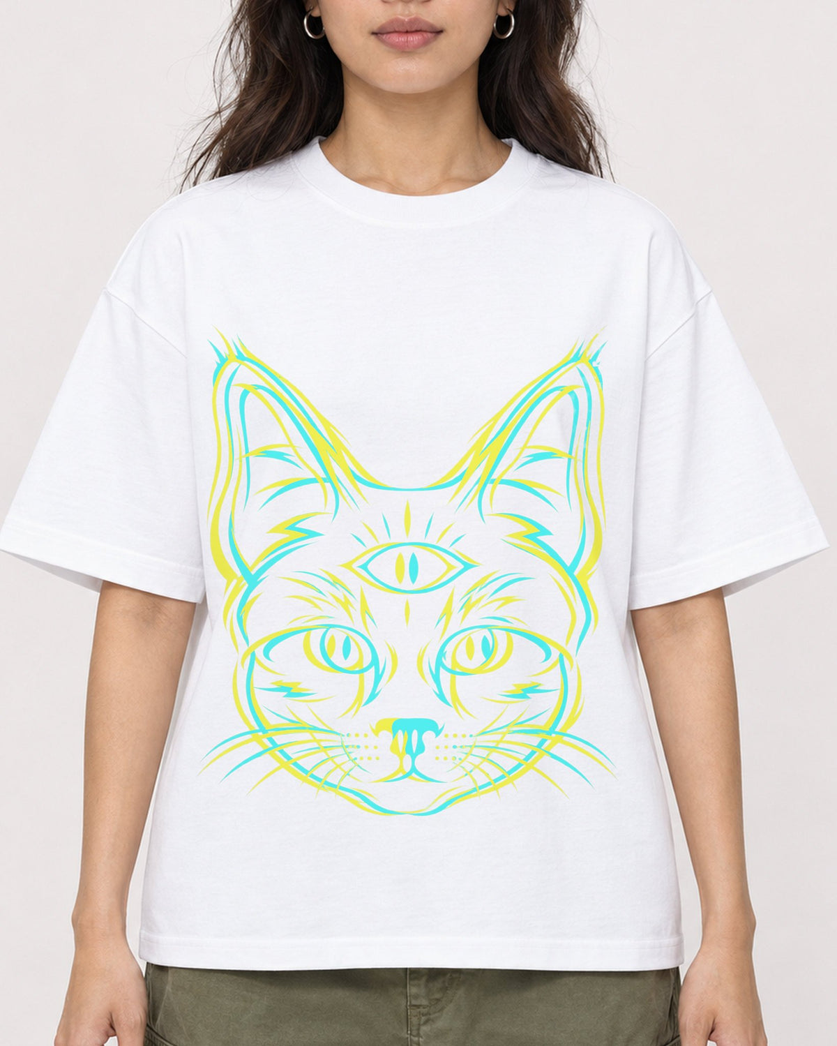 Mockup Boxy Heavyweight Tee White female close-up 02