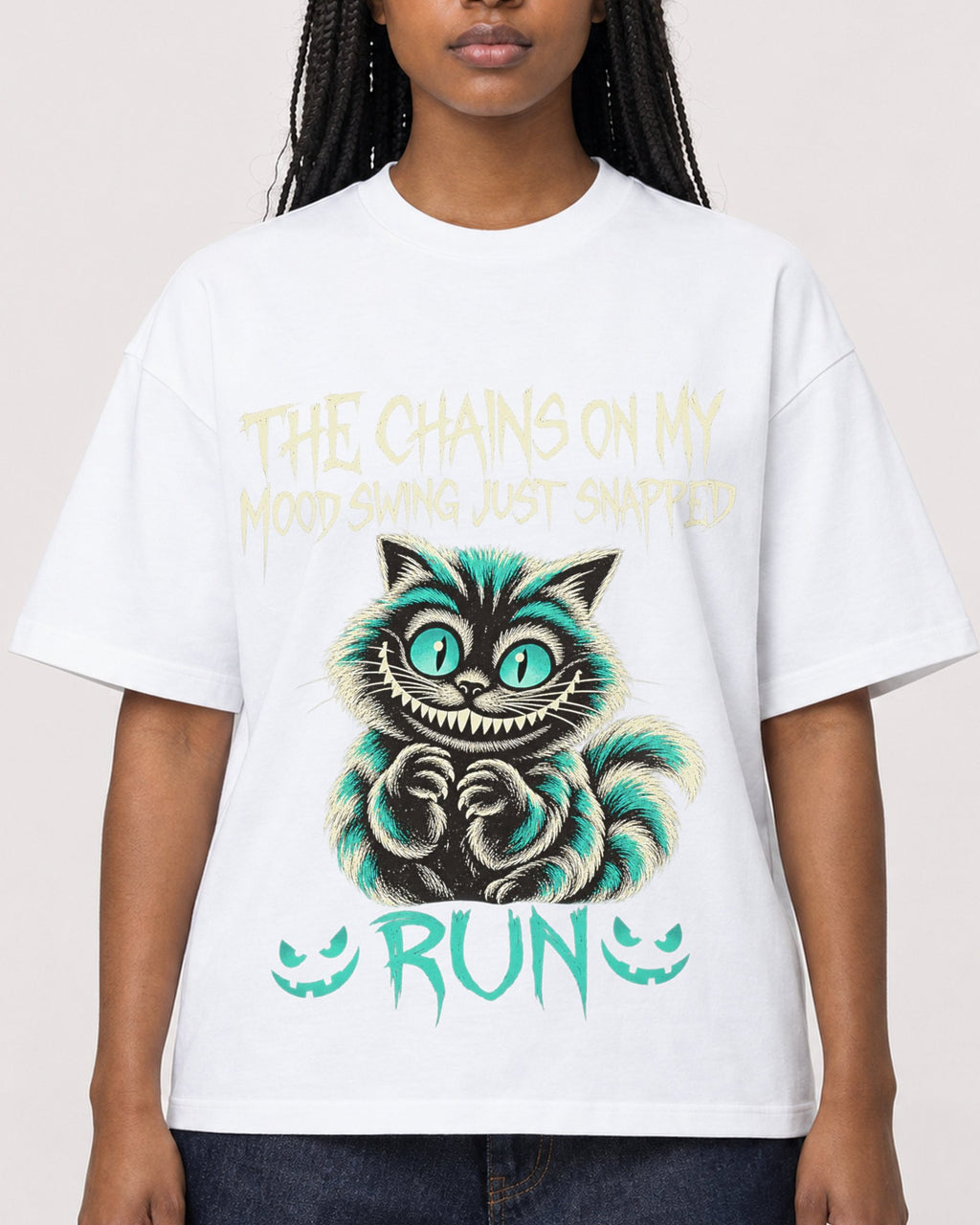Mockup Boxy Heavyweight Tee White female close-up 04