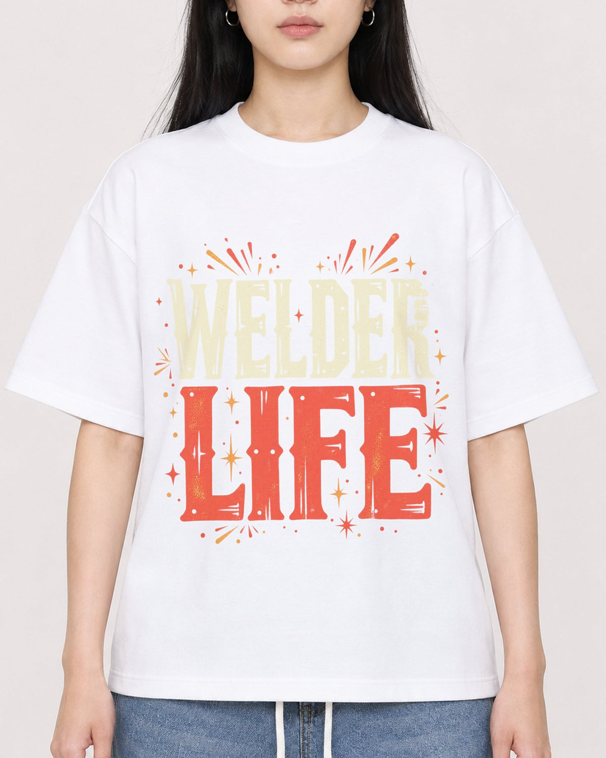 Mockup Boxy Heavyweight Tee White female close-up 01