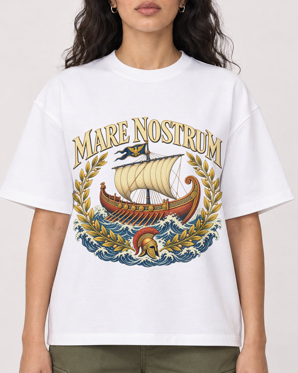 Mockup Boxy Heavyweight Tee White female close-up 07