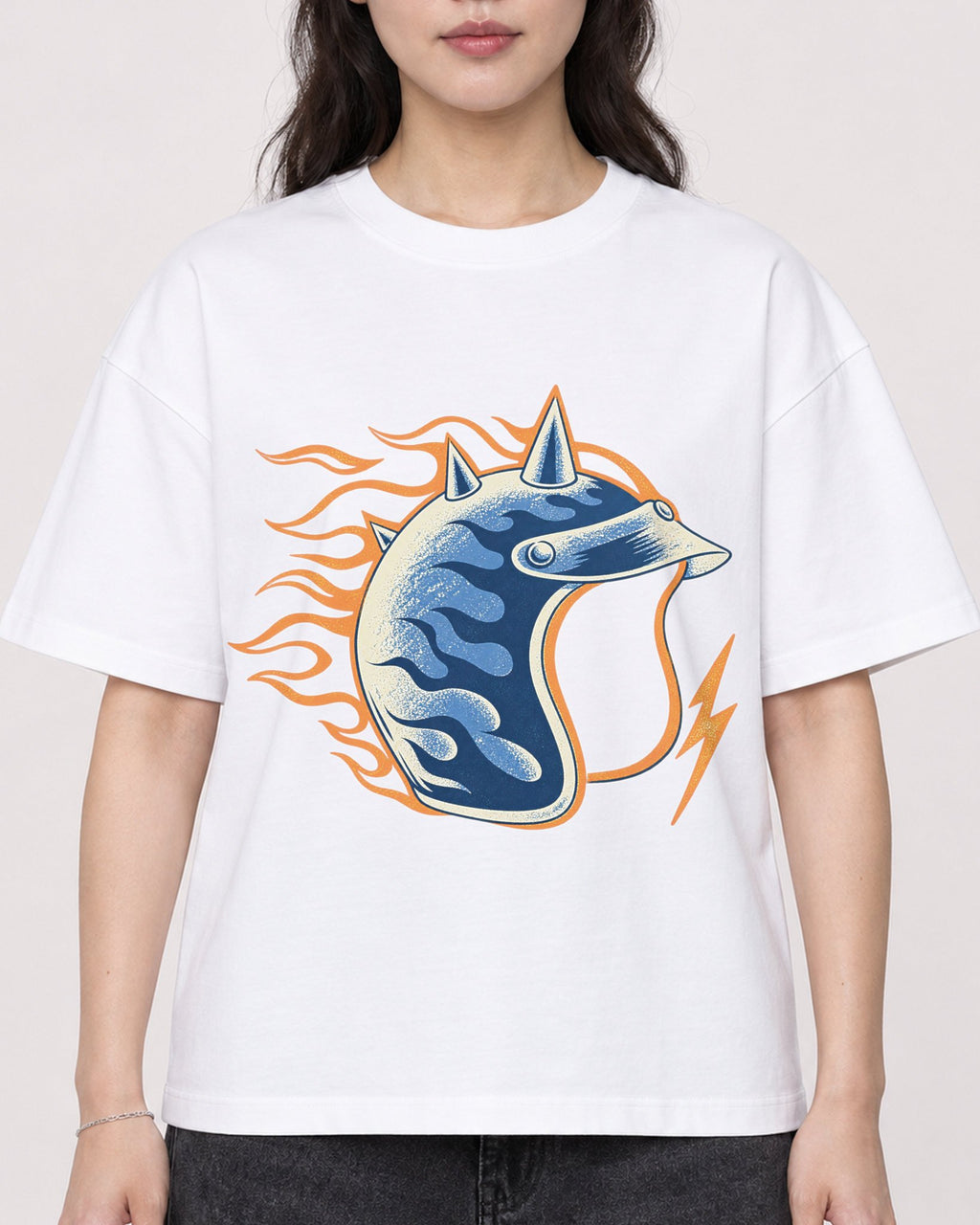 Mockup Boxy Heavyweight Tee White female close-up 03