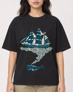 Mockup Boxy Heavyweight Tee Black female close-up 02
