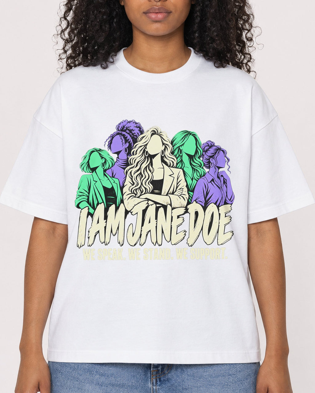 Mockup Boxy Heavyweight Tee White female close-up 05