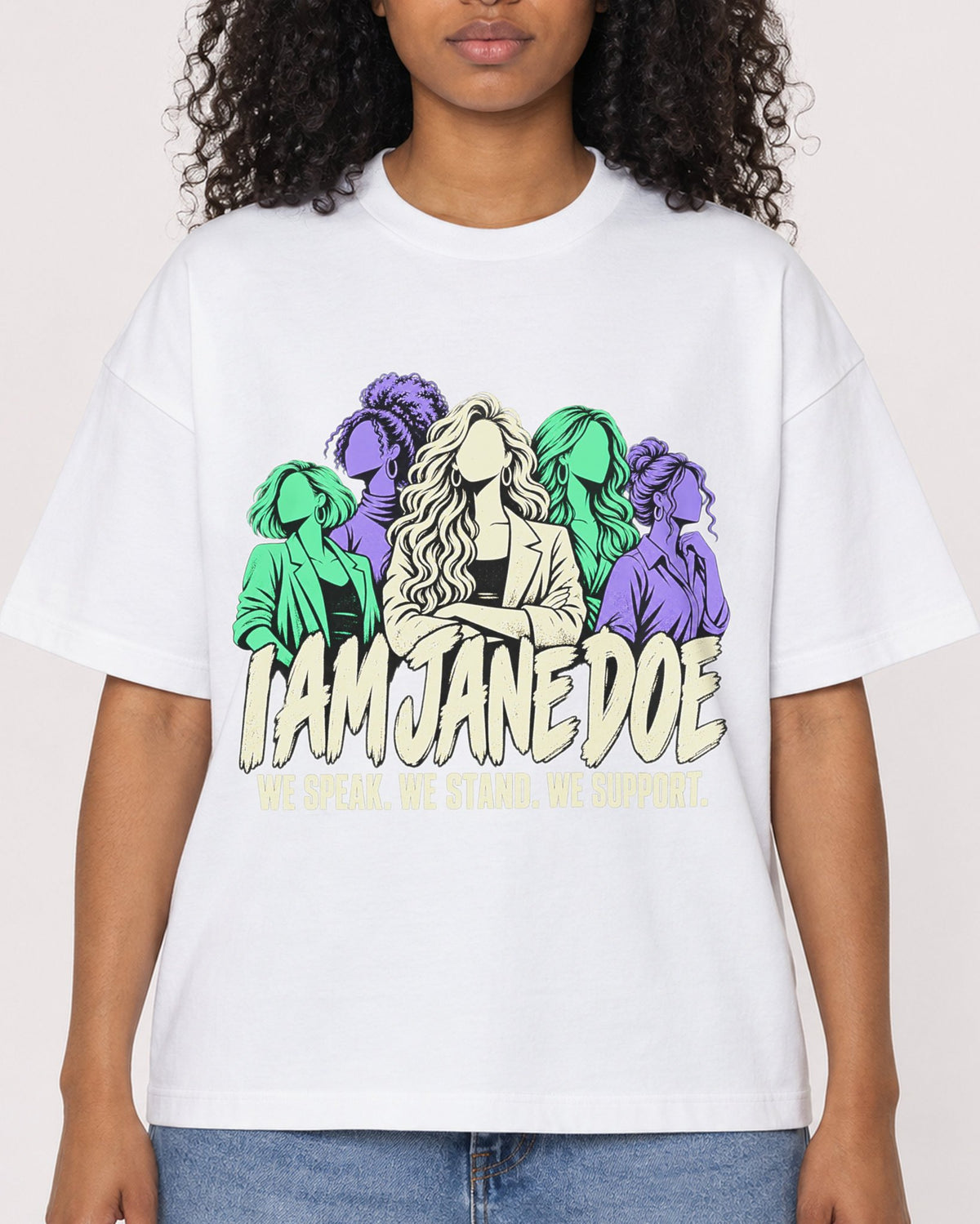Mockup Boxy Heavyweight Tee White female close-up 05