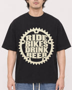 Mockup Boxy Heavyweight Tee Black male close-up 03