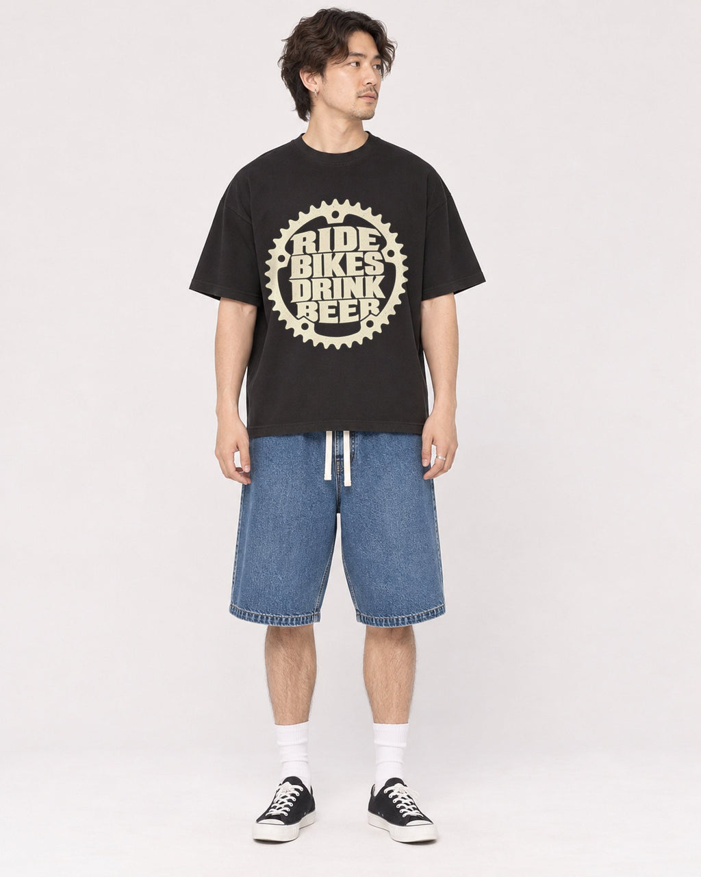 Mockup Boxy Heavyweight Tee Black male full-body 03