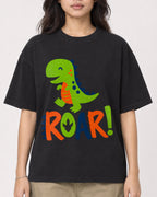 Mockup Boxy Heavyweight Tee Black female close-up 02