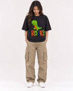 Mockup Boxy Heavyweight Tee Black female full-body 02