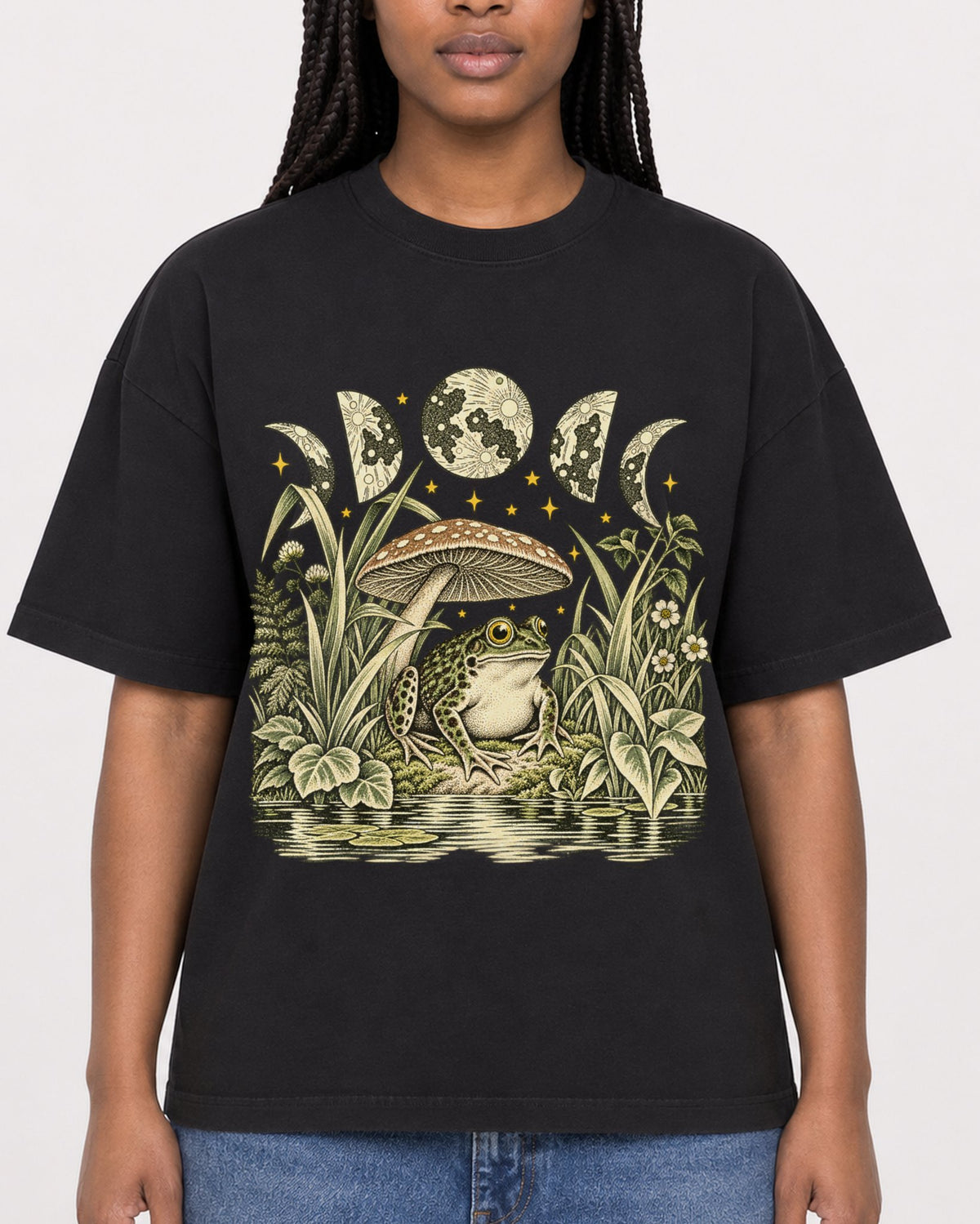 Mockup Boxy Heavyweight Tee Black female close-up 04