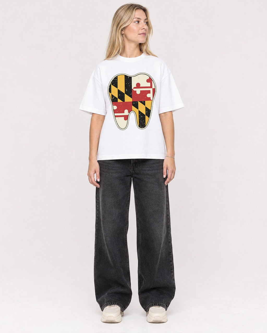 Mockup Boxy Heavyweight Tee White female full-body 08