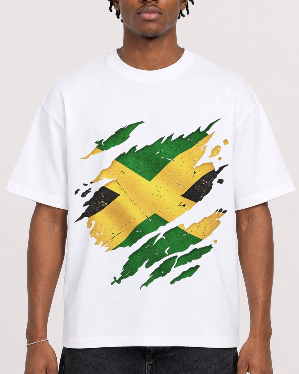Mockup Boxy Heavyweight Tee White male close-up 05
