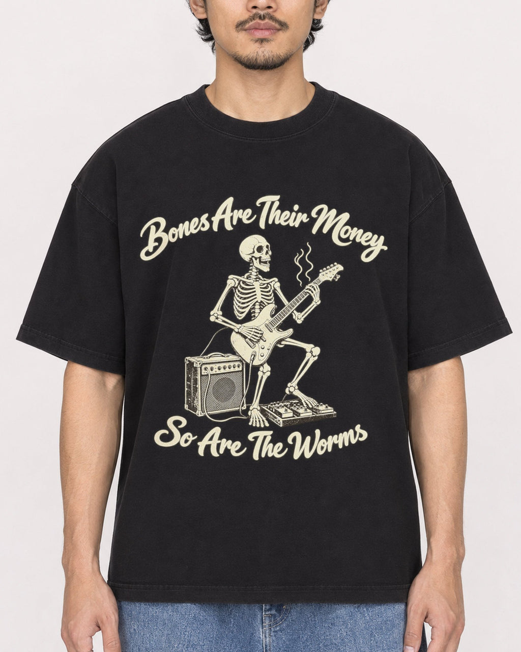 Mockup Boxy Heavyweight Tee Black male close-up 02