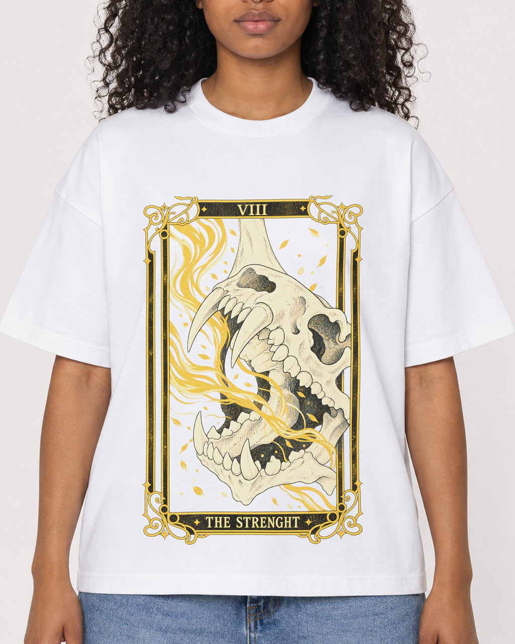 Mockup Boxy Heavyweight Tee White female close-up 05